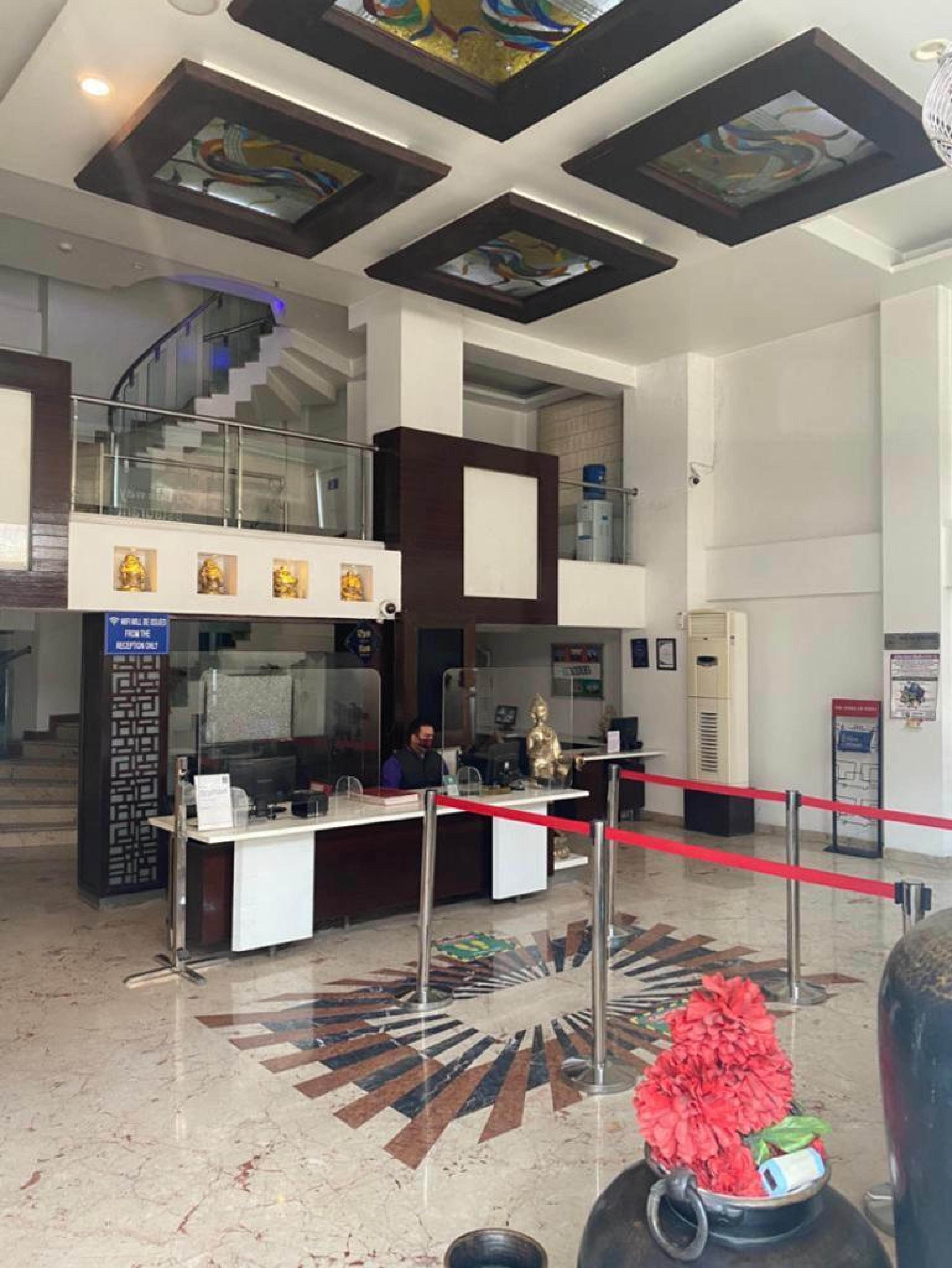 فندق لو روي نيودلهي المظهر الخارجي الصورة